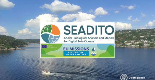 Båt på en fjord med Seadito logo på